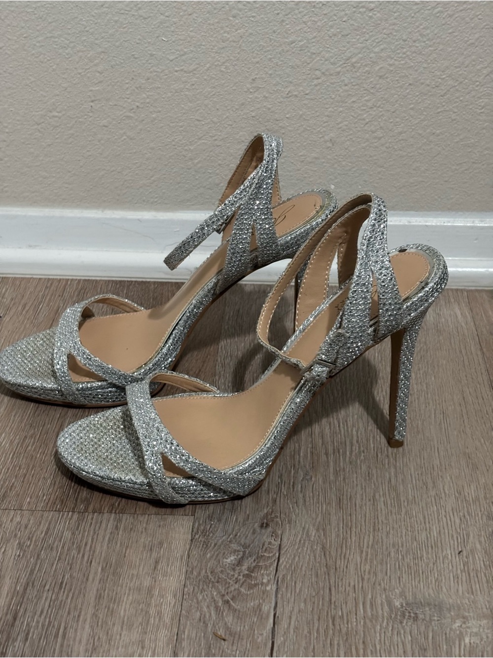 Jewel Badgley Mischka Silver Glitter Strappy Stiletto Sandals